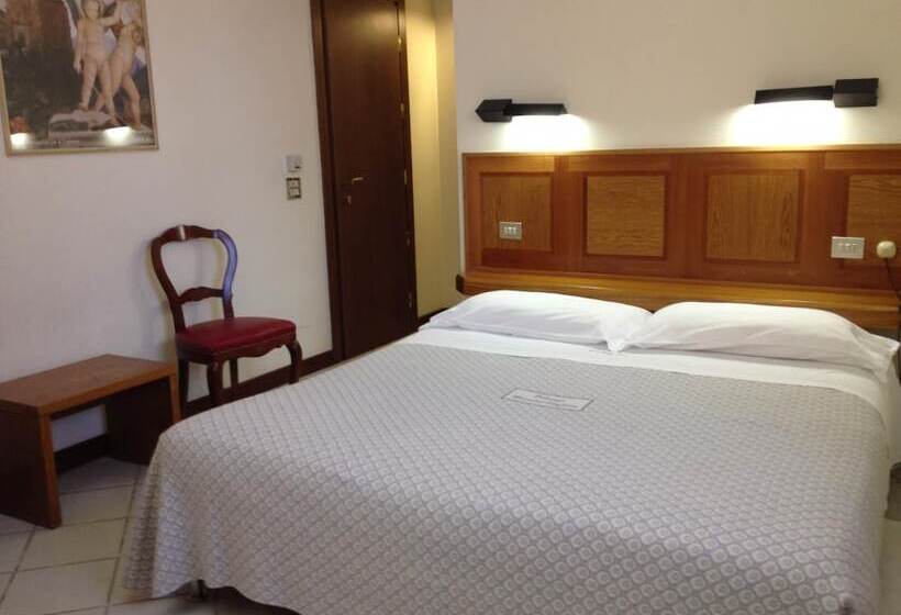 اتاق استاندارد, Albergo Bianchi Stazione