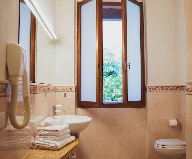 اتاق استاندارد سه نفره, Albergo Bianchi Stazione
