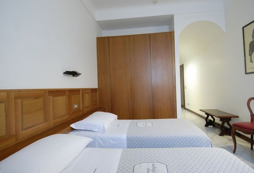 اتاق استاندارد سه نفره, Albergo Bianchi Stazione