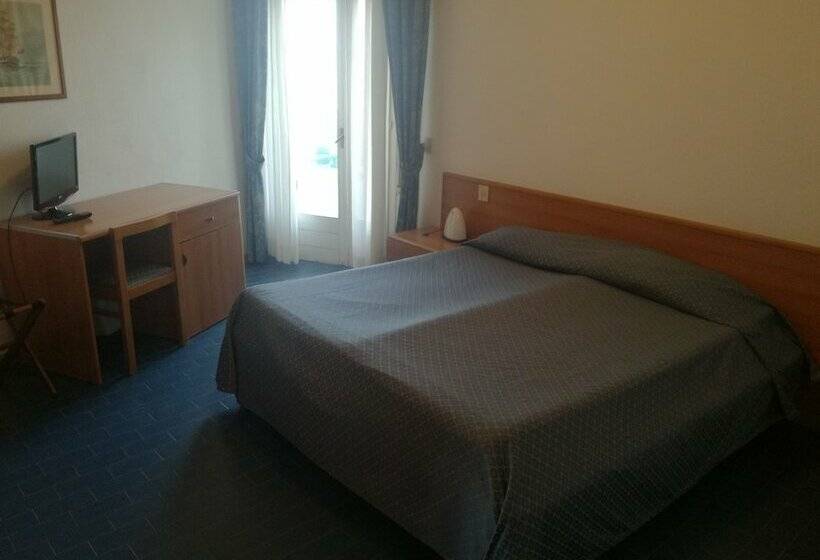 Triple Room Sea View, Heron