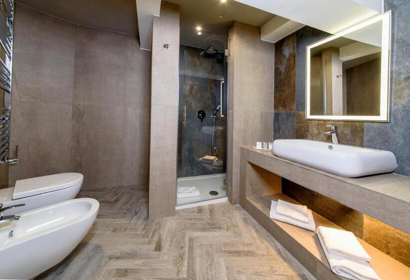 اتاق استاندارد سه نفره, Just Hotel Milano