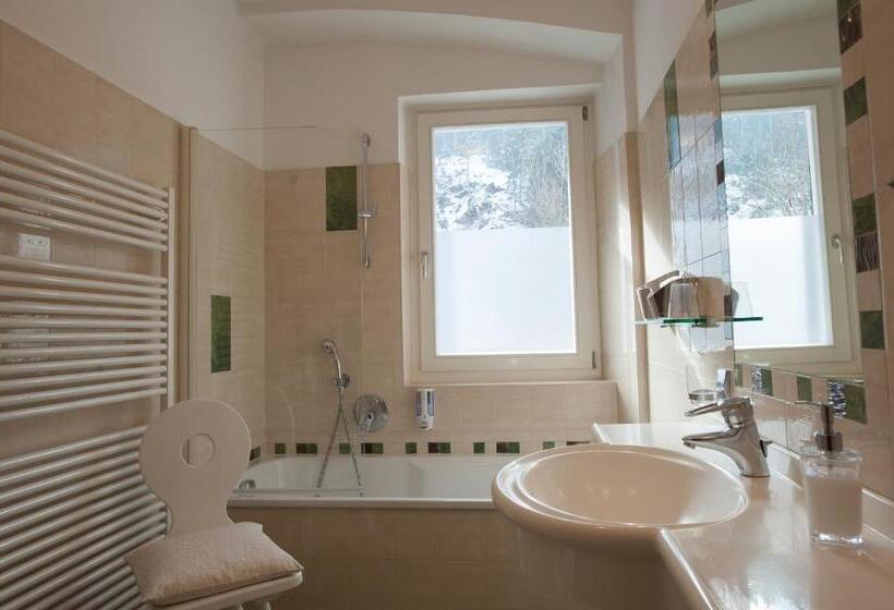 Номер Deluxe, Parkhotel Sole Paradiso