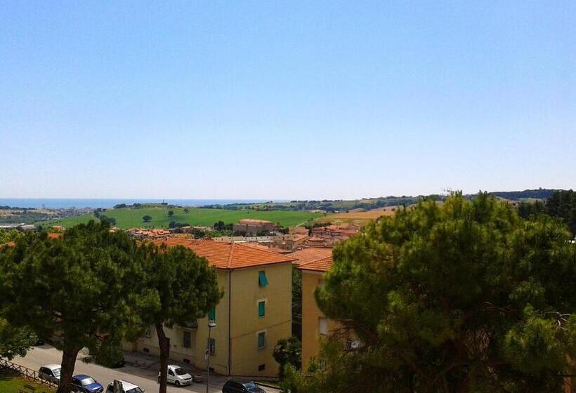 اتاق استاندارد سه نفره, San Gabriele