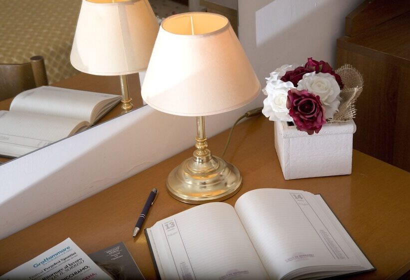 اتاق استاندارد چهار تخته, San Gabriele