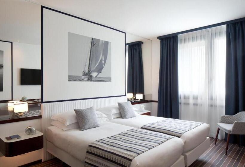 اتاق لوکس با چشم‌انداز شهر, Starhotels President