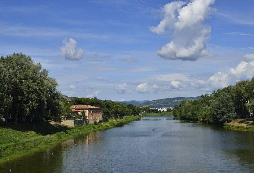 اتاق اجرایی, Ville Sull'arno