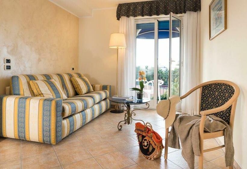 Полулюкс с Балконом, Sant Alphio Garden Hotel & Spa