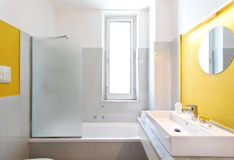 اتاق استاندارد سه تخته با چشم‌انداز, B&B Hotel Palermo Quattro Canti