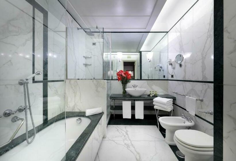 اتاق لوکس با چشم‌انداز دریا, Eurostars Hotel Excelsior
