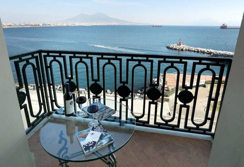 اتاق سوپریور سه تخته, Eurostars Hotel Excelsior