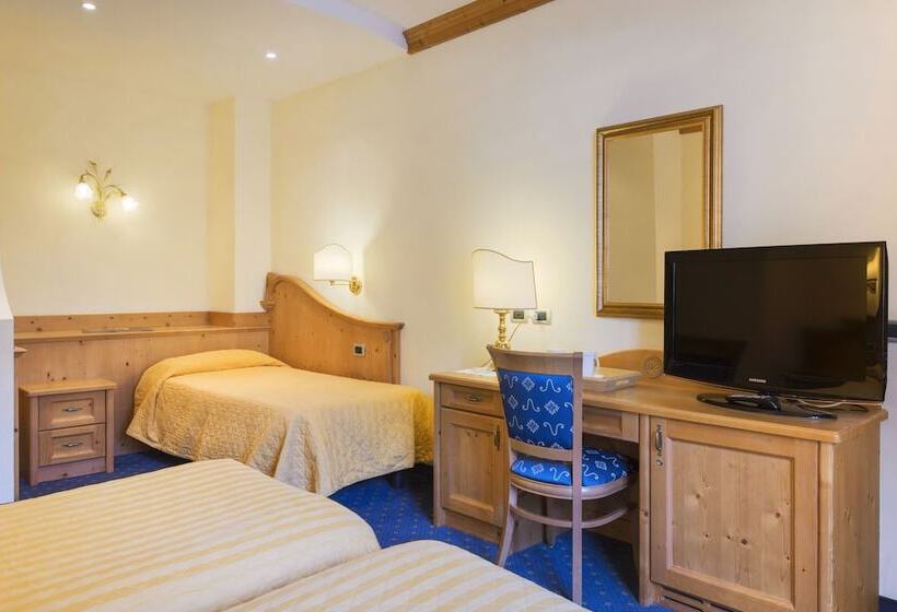 غرفة قياسية مطلّة علي البحيرة, Ariston Lake View
