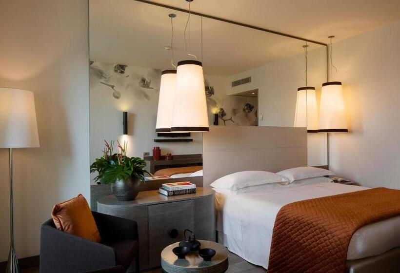 آپارتمان یک خوابه با دری مشترک که هال را جدا می کند., Starhotels Echo