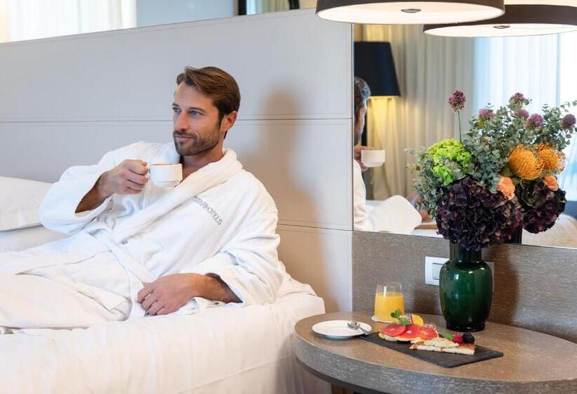 اتاق لوکس با چشم‌انداز, Starhotels Echo