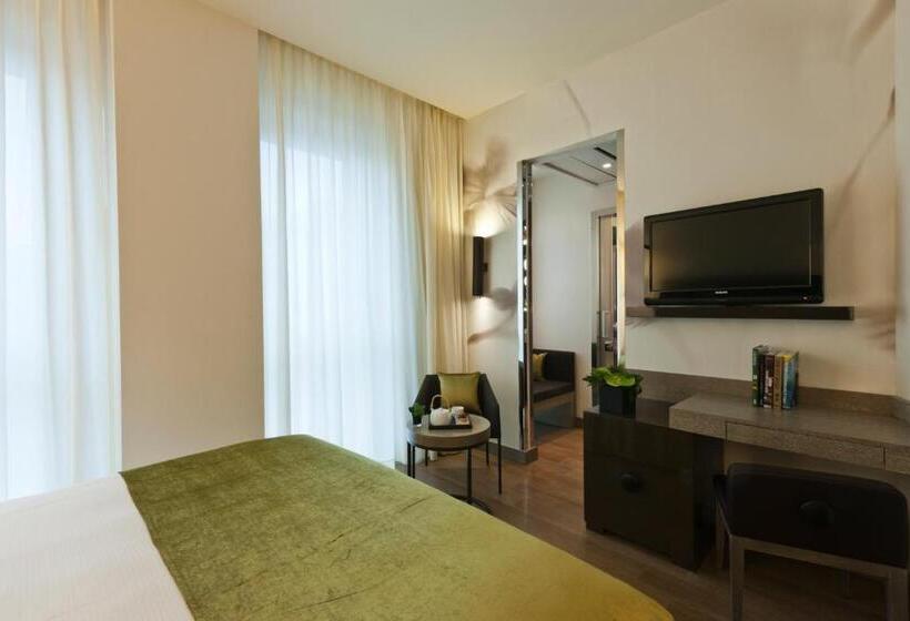 اتاق لوکس با چشم‌انداز, Starhotels Echo