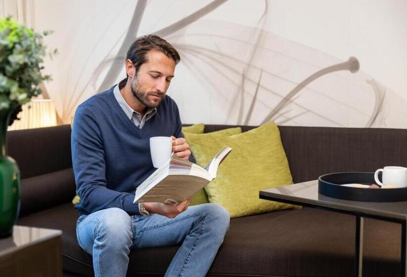 سوئیت جونیور با چشم‌انداز, Starhotels Echo