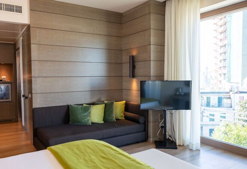 سوئیت جونیور با چشم‌انداز, Starhotels Echo
