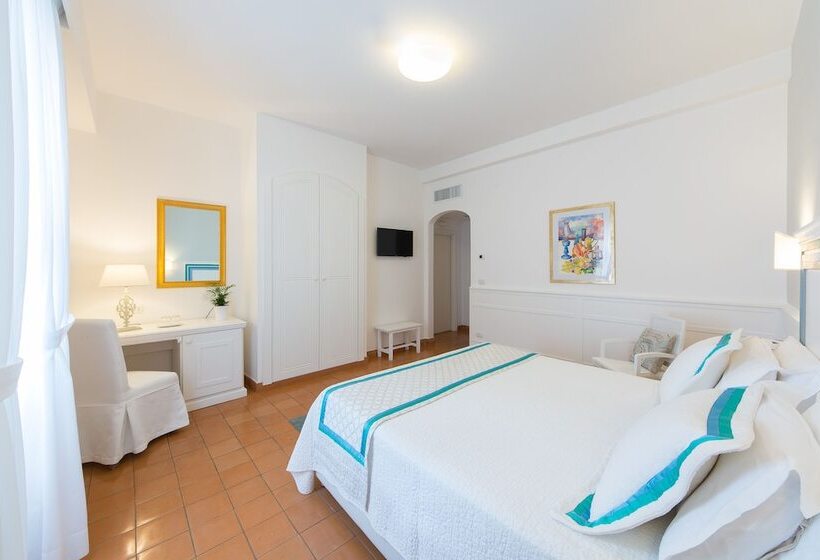 اتاق راحتی سه تخته, Villa Romana Hotel & Spa