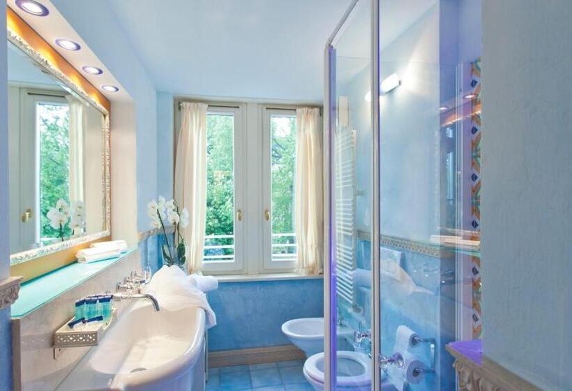 Студия Классика, Bellavista Lakefront Hotel & Apartments