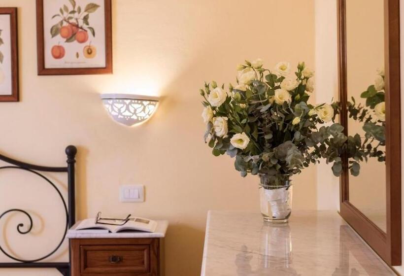 Люкс с Балконом, Antico Casale Di Scansano Resort