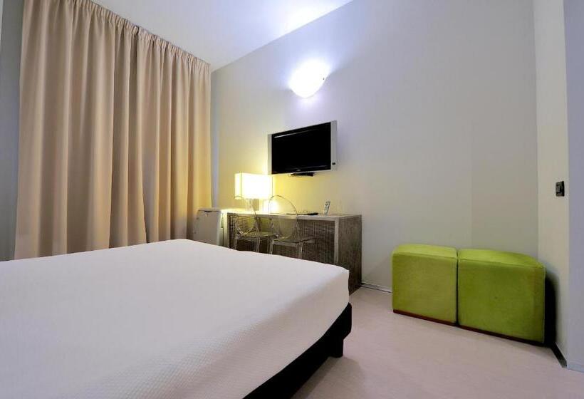اتاق استاندارد, Art Hotel Boston