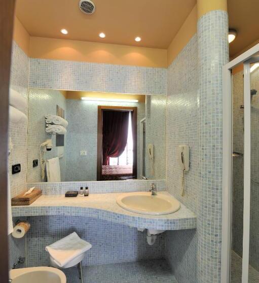 اتاق لوکس, Art Hotel Boston