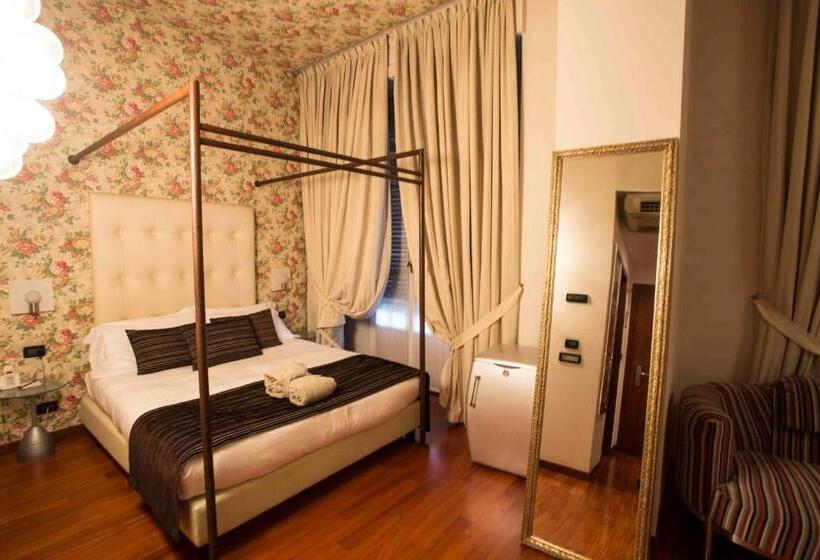 سوییت جونیور, Art Hotel Boston