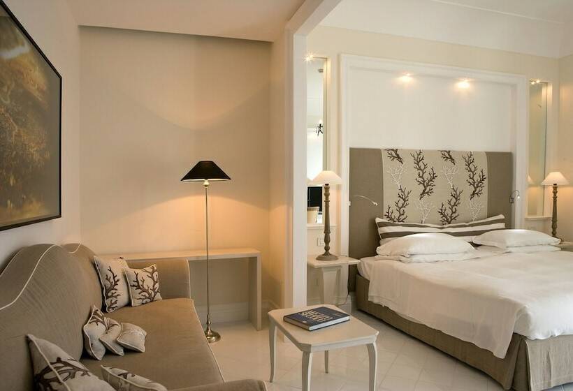 Quarto Deluxe Vista Mar com Sacada, Bellevue Syrene