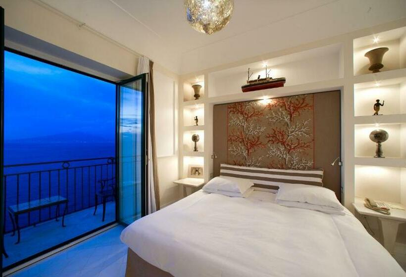 Quarto Deluxe Vista Mar com Sacada, Bellevue Syrene