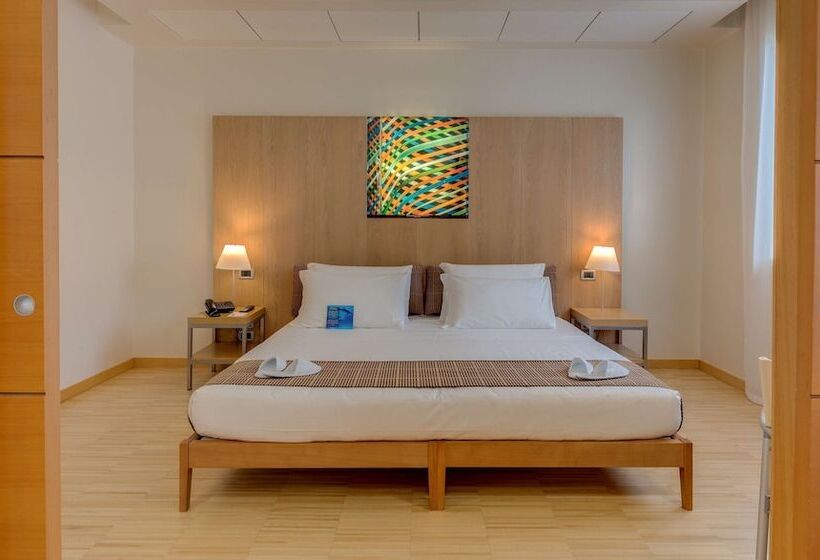 Полулюкс, Best Western Plus Hotel Bologna