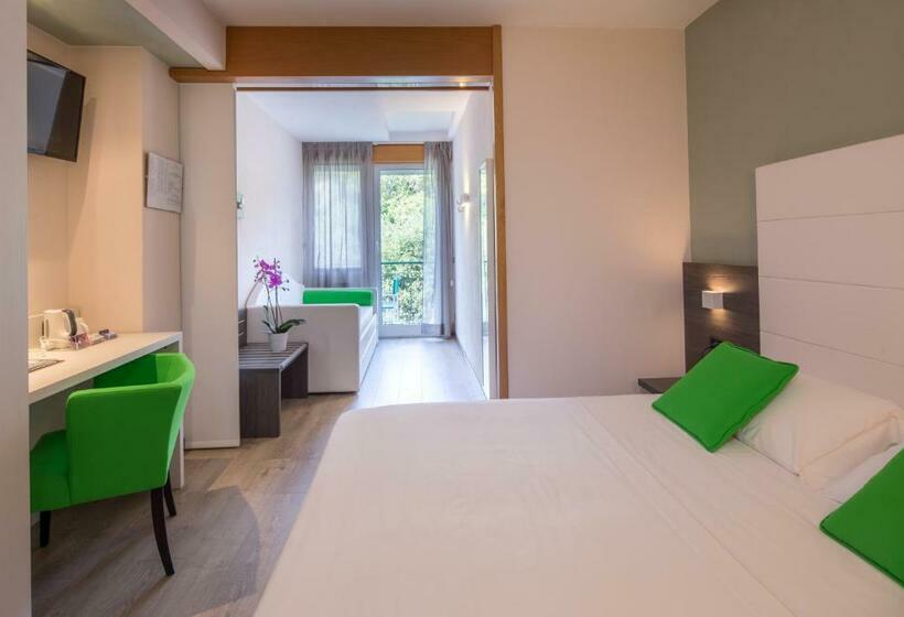 Номер Стандарт с Балконом Вид на Сад, Best Western Regina Elena