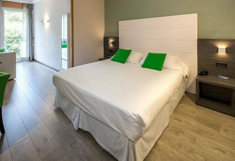 Номер Стандарт с Балконом Вид на Сад, Best Western Regina Elena