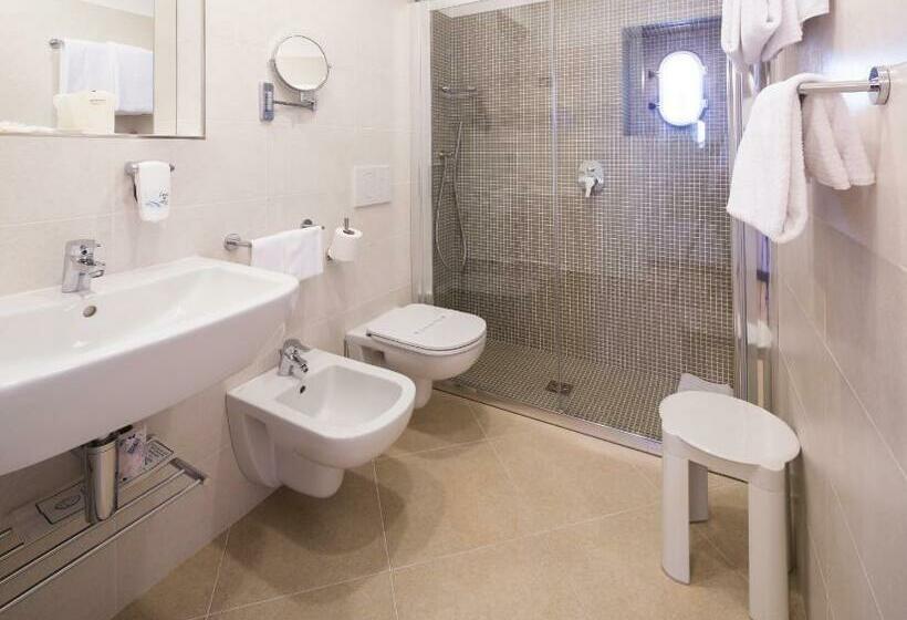 Номер Стандарт Вид на Море с Террасой, Best Western Regina Elena