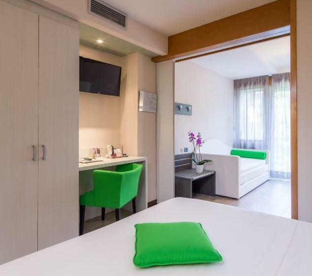 Трехместный Номер Стандарт Вид на Сад, Best Western Regina Elena