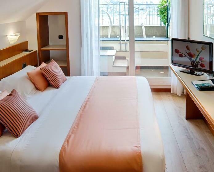 Трехместный Номер Deluxe Вид на Море, Best Western Regina Elena