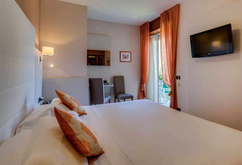 Номер Стандарт Двуспальная Кровать Вид на Море, Best Western Regina Elena