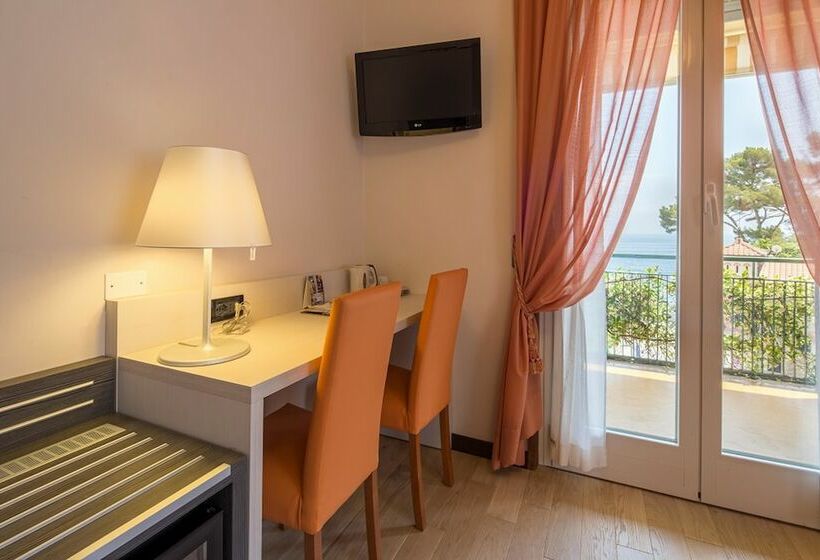 스탠다드 룸 더블 침대 바다 전망, Best Western Regina Elena
