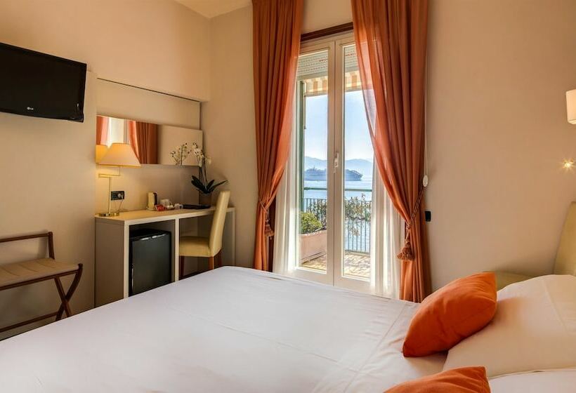 Номер Стандарт Двуспальная Кровать Вид на Море, Best Western Regina Elena