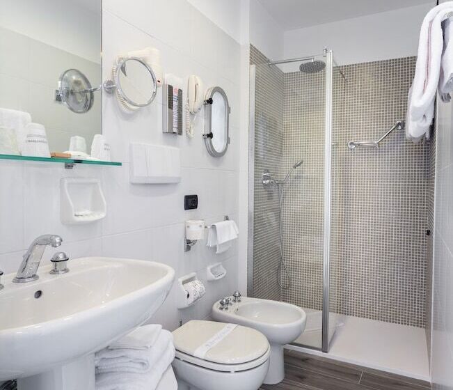 Номер Стандарт Вид на Море с Террасой, Best Western Regina Elena