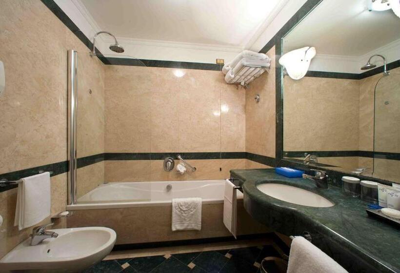 Номер Стандарт Вид на Сад, Grand Hotel Excelsior Vittoria