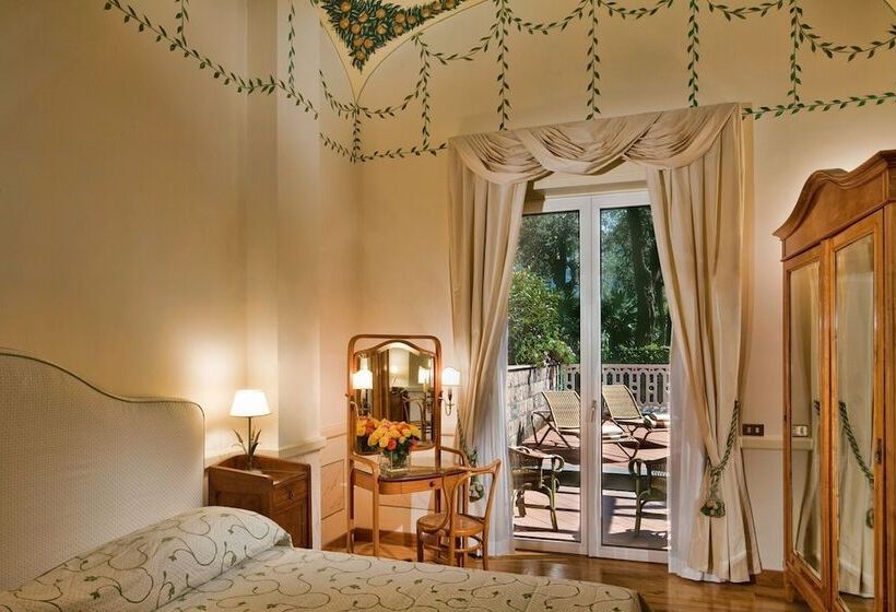 Полулюкс Вид на Сад, Grand Hotel Excelsior Vittoria