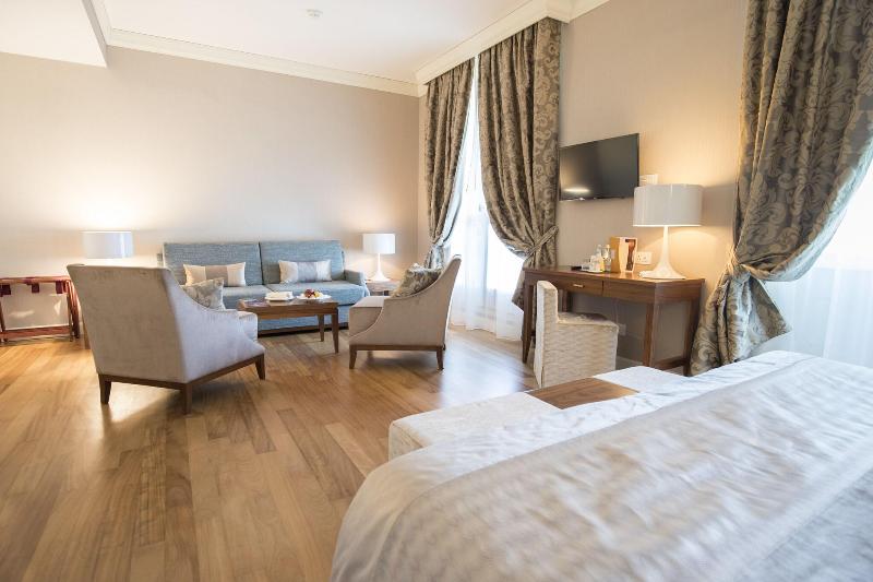 Полулюкс Престиж, Grand Hotel Terme Sirmione
