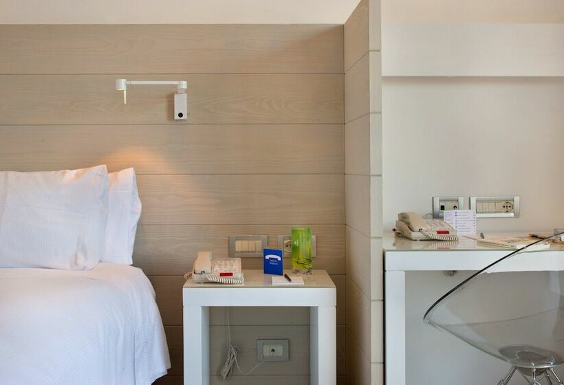 Номер Executive Вид на Море, Hilton Sorrento Palace