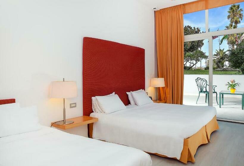 Семейный Номер Вид на Сад, Hilton Sorrento Palace