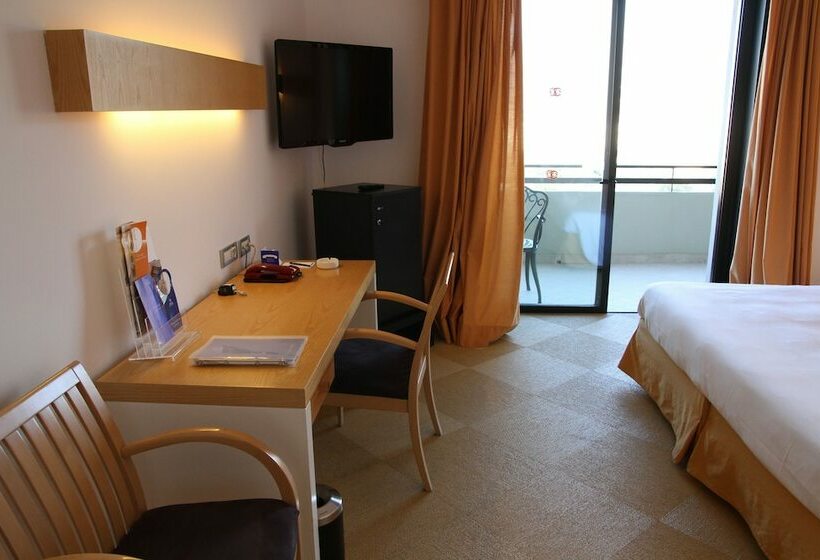 Семейный Номер Вид на Сад, Hilton Sorrento Palace
