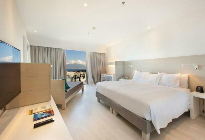 Трехместный Президентский, Hilton Sorrento Palace