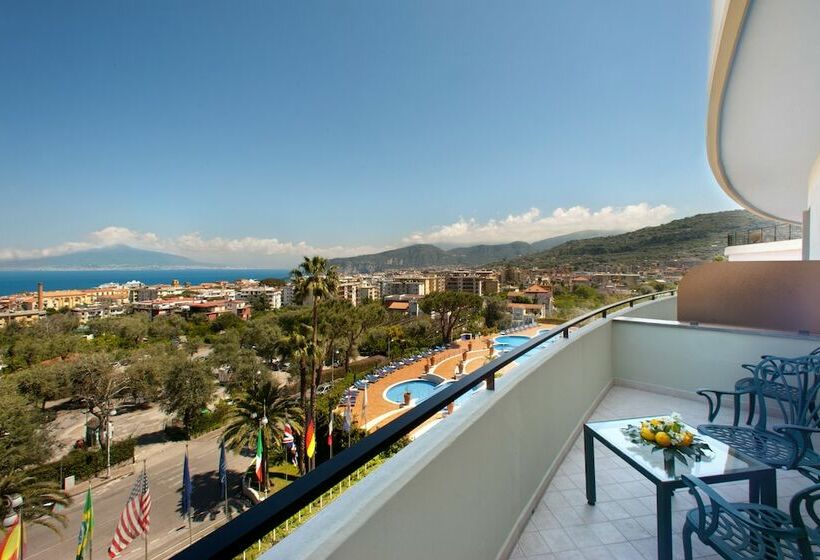 Номер Superior Вид на Море, Hilton Sorrento Palace