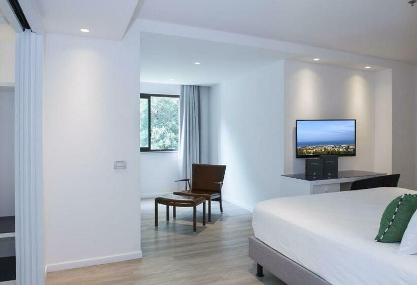 Четырехместный Номер Superior, Hilton Sorrento Palace
