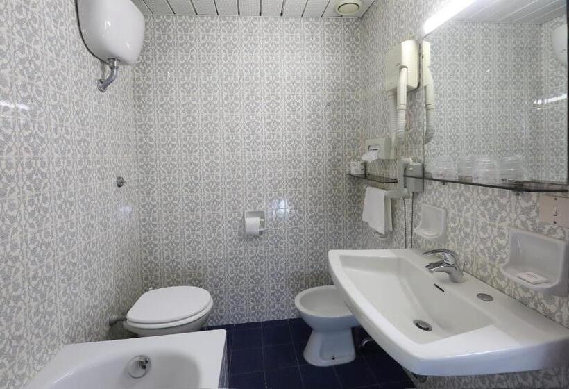 اتاق اقتصادی با چشمانداز دریا, Lido Mediterranee