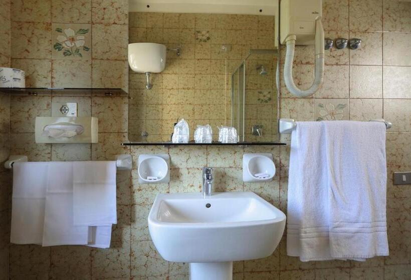 Economy Triple Room, Lido Mediterranee