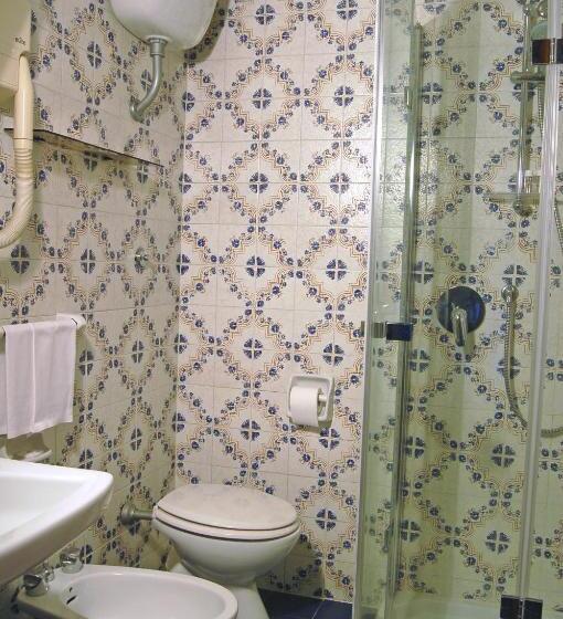 اتاق سوپریور با چشمانداز دریا, Lido Mediterranee